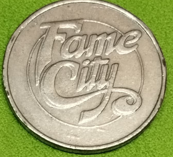 1980 FAME CITY OYUN YERİ NİKEL 3 OYUKLU OYUN MAKİNELERİNDE KULLANILAN JETON