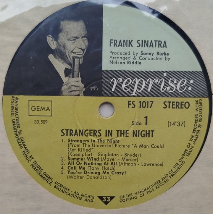 FRANK SINATRA STRANGERS IN THE NIGHT ALMANYA BASKI 33 LUK LP PLAK  KORUMA ZARFINDA