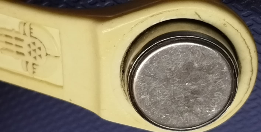 1990 ELEKTRONIK AKILLI BİLET AKBİL BAS GEÇ KREM RENK PLASTİK İSTANBUL BELEDİYE AMBLEMLİ MUHAFAZASINDA ANAHTARLIK