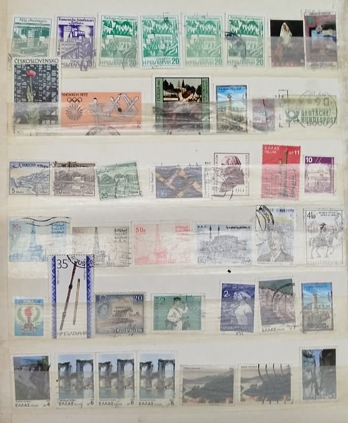 DÜNYA ÜLKELERİ GENİŞ KOLEKSİYON SEÇKİSİ ANTİKA DEĞERİNDE ORİJİNAL KARIŞIK PUL ALBÜMÜ PUL ALBUMU DEFTERİ