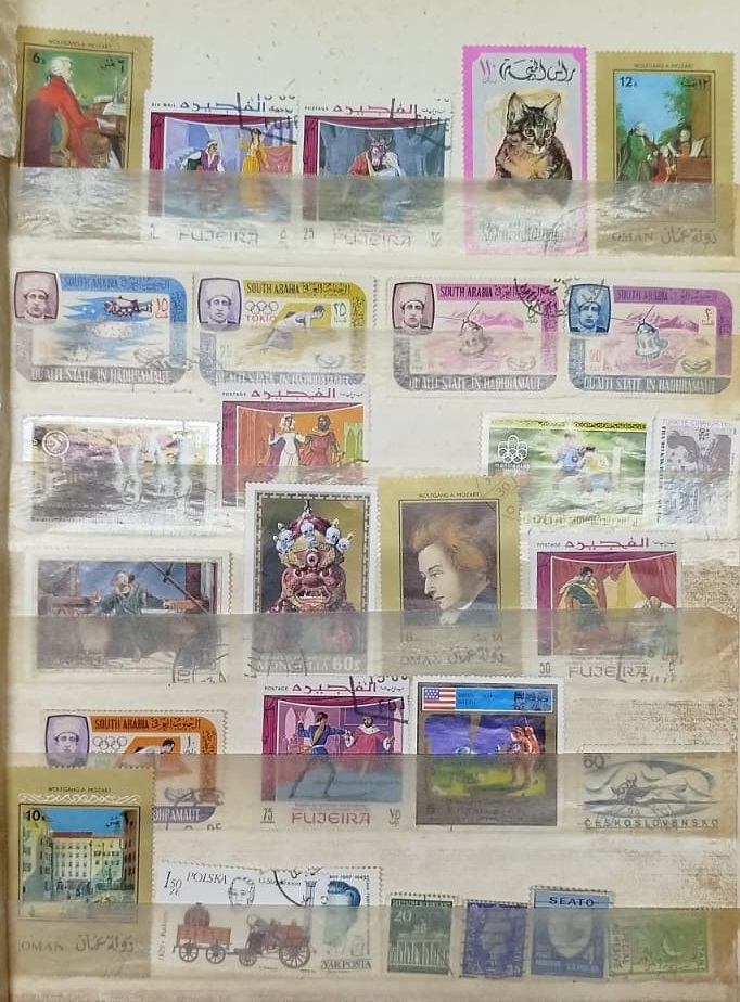 DÜNYA ÜLKELERİ GENİŞ KOLEKSİYON SEÇKİSİ ANTİKA DEĞERİNDE ORİJİNAL KARIŞIK PUL ALBÜMÜ PUL ALBUMU DEFTERİ