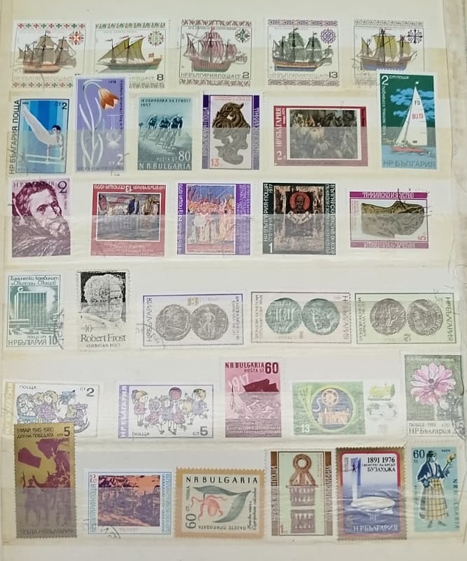 DÜNYA ÜLKELERİ GENİŞ KOLEKSİYON SEÇKİSİ ANTİKA DEĞERİNDE ORİJİNAL KARIŞIK PUL ALBÜMÜ PUL ALBUMU DEFTERİ