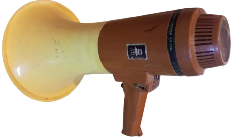 MEGAPHONE HAVALI MEGAFON MİKROFONDAN KONUŞMA KAHVERENK VE KREM RENKLERDE TAŞINABİLİR