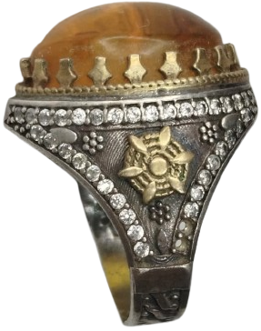 OSMANLI TARZI ANTİK GÖRÜNÜMLÜ GÜMÜŞ ÜZERİ KEHRİBAR TAŞLI VE ZİRKON TAS SÜSLEMELİ ÖZEL TASARIM ERKEK YÜZÜĞÜ