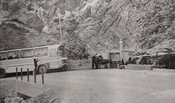 1977 KONYA TAŞKENTLİLER YARDIMLAŞMA DERNEĞİ GELENEKSEL GECESİ HATIRA FOTOĞRAF ALBÜMÜ YEREL TARİH BELGESİ