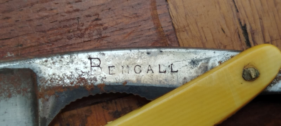 1940 ANTİKA MARKÜTERİ AHŞAP KAPAKLI KUTULU BENGALL USTURALI TAM TAKIM NOSTALJİK BERBER TRAŞ SETİ