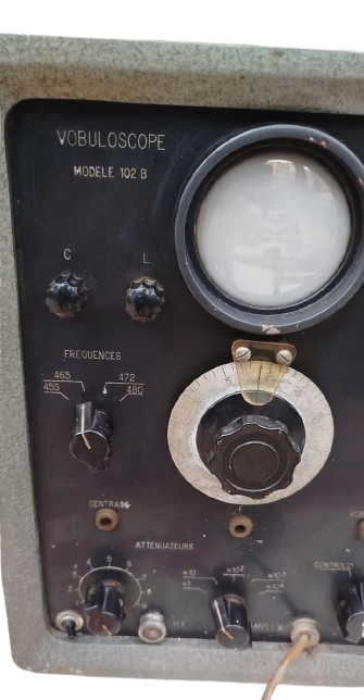 1950 VOBULOSCOPE MODELE 102 B AUDIOLA VINTAGE FRANSIZ LAMALI TEST CİHAZI ANTİKA SİNYAL ÜRETECİ