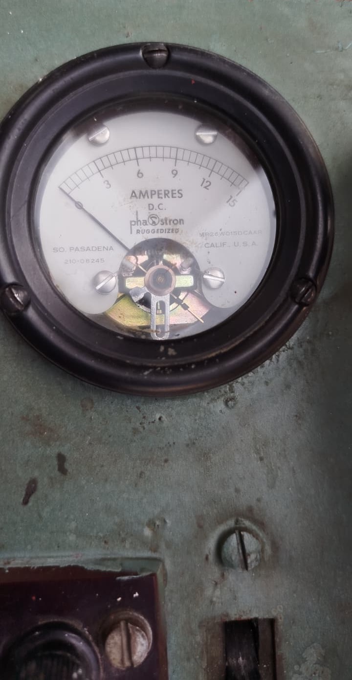 2. DUNYA SAVASI USA ASKERİ TİP SAHA VOLTAJ REGÜLATÖRÜ VE TEST CİHAZI REOSTATLI GÜÇ ÜNİTESİ