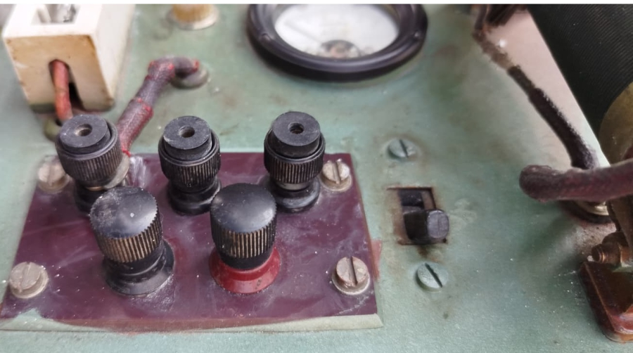 2. DUNYA SAVASI USA ASKERİ TİP SAHA VOLTAJ REGÜLATÖRÜ VE TEST CİHAZI REOSTATLI GÜÇ ÜNİTESİ