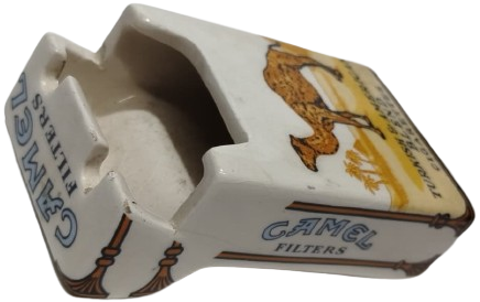 1970 CAMEL FILTERS SİGARA PAKETİ FORMUNDA AYNI OLCULERDE ANTİKA SERAMİK KÜLLÜK 