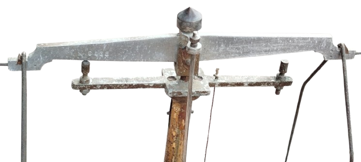 ANTİKA SÜPER TEKNİK MARKA HASSAS ECZACI VE KUYUMCU TERAZİSİ PİRİNÇ GÖVDELİ KOLEKSİYONLUK NADİR PARÇA