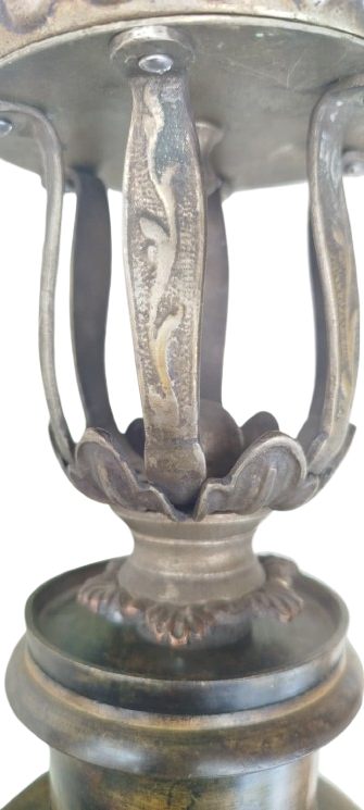 ONDOKUZUNCU YÜZYIL ANTİKA BRONZ KİLİSE TİPİ AJURLU AYDINLATMA KAİDESİ VE DEKORATİF MUMLUK SAMDAN