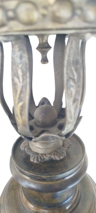 ONDOKUZUNCU YÜZYIL ANTİKA BRONZ KİLİSE TİPİ AJURLU AYDINLATMA KAİDESİ VE DEKORATİF MUMLUK SAMDAN