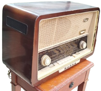 GRAETZ POLKA 613 RAUMKLANG-VOLLSUPER ANTİKA LAMBALI RADYO ALMAN TEKNOLOJİSİ ŞIK AHŞAP KASA UKV ORJINAL