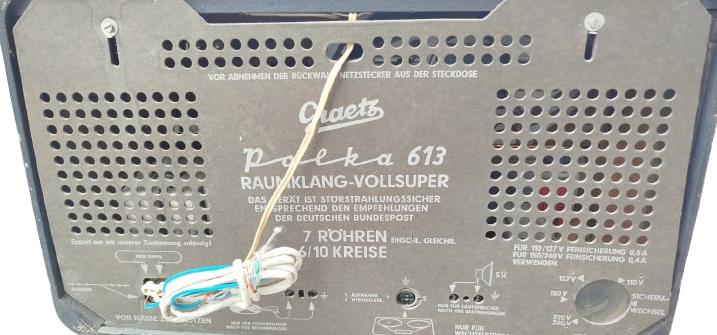 GRAETZ POLKA 613 RAUMKLANG-VOLLSUPER ANTİKA LAMBALI RADYO ALMAN TEKNOLOJİSİ ŞIK AHŞAP KASA UKV ORJINAL
