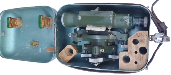 MOM BUDAPEST NI-C1 VINTAGE TEODOLIT HARITA MUHENDISLIK ALETI VE ORJINAL METAL KUTUSUNDA