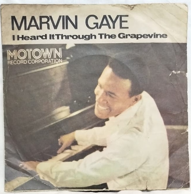 AMERIKALI SOUL VE RHYTHM AND BLUES SANATCISI MARVIN GAYE IN EFSANEVLES MIS PARCASI I HEARD IT THROUGH THE GRAPEVINE ORIJINAL 45 LIK PLAK KABINDA