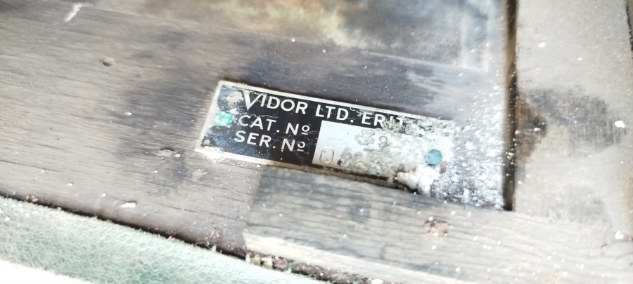 1940  VIDOR DRY SUPERHET PORTABLE CAT NO 392 TASINABİLİR ASKERİ YESİL KAPLI CANTA RADYO