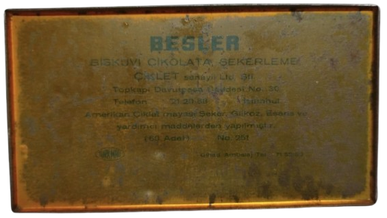 1960 BESLER BİSKUVİ CİKOLATA SEKERLEME CİKLET SANAYİ KAPAKLI UZERİ RESİMLİ TENEKE KUTU