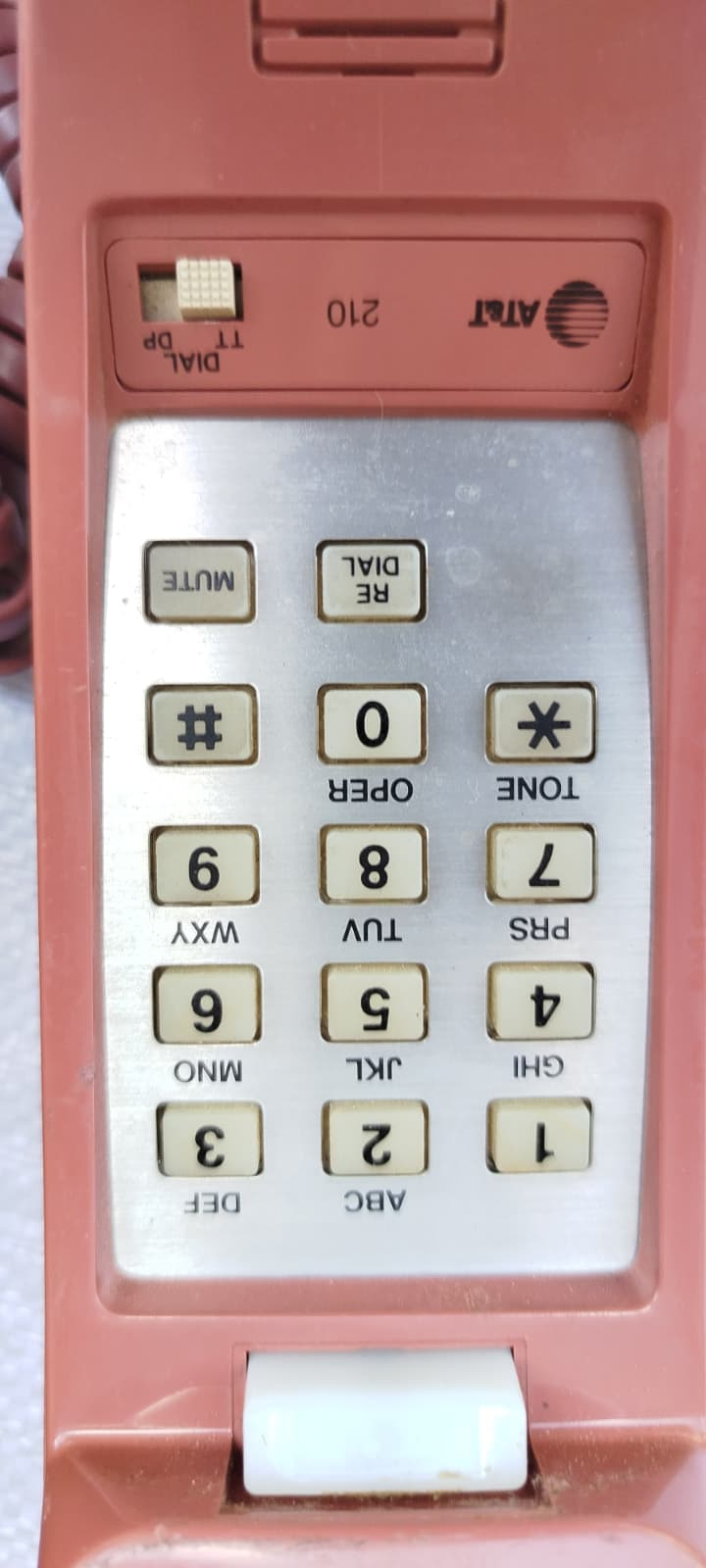 1990 AT&T TRIMLINE 210 RETRO VINTAGE KIRMIZI GUL RENKLİ KABLOLU DUVARA ASMALI TUSLU TELEFON 