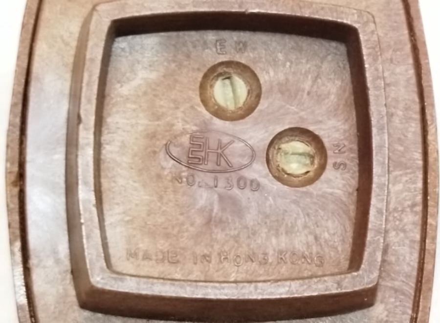 1970 HONG KONG ÜRETİMİ BİR DENİZCİ TEKNE OTO TORPİDO SULU PUSULA "MADE IN HONG KONG" VE "EHK NO. 1300"