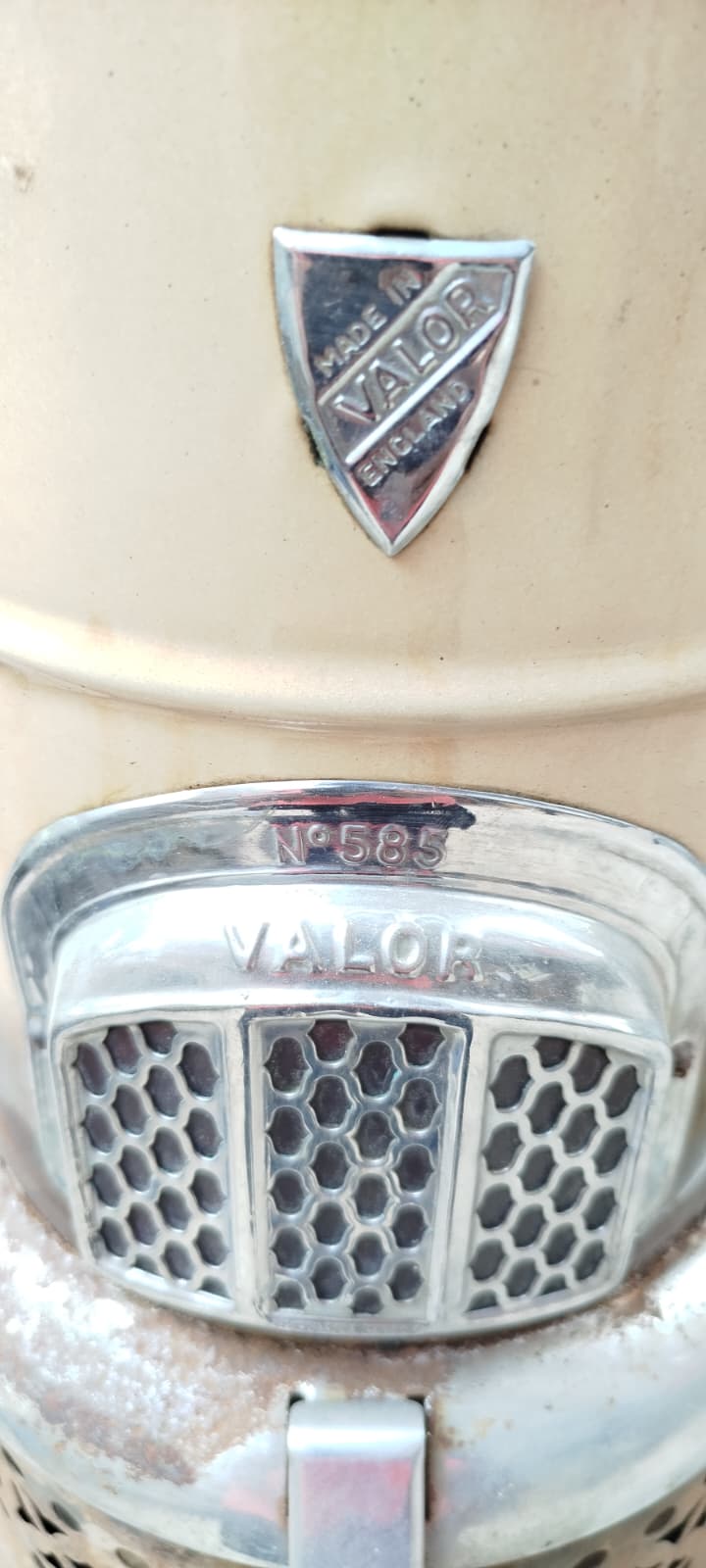 1950 VALOR NO. 585 MODEL ANTİKA GAZ YAĞI SOBASI. 1950LI PİRİNC DEPO TASISINABİLİR BACASIZ SOBA 