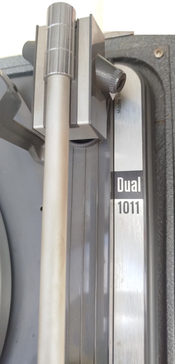 ALMAN DUAL P 1011 V 26 STEREO  HİFİ 16, 33, 45 VE 78 RPM DEVİR TAŞINABİLİR ÇANTALI PİKAP CİFT HOPORLOR 