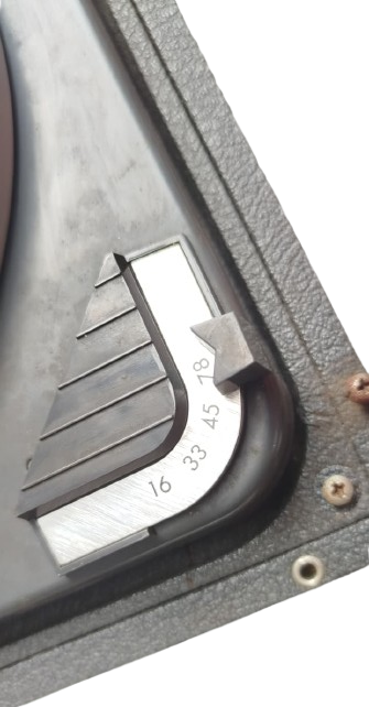 ALMAN DUAL P 1011 V 26 STEREO  HİFİ 16, 33, 45 VE 78 RPM DEVİR TAŞINABİLİR ÇANTALI PİKAP CİFT HOPORLOR 