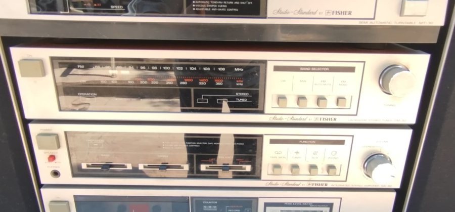 VİNTAGE 1980LER FISHER STUDIO-STANDARD PİKAPLI, AMFİLİ, KASETÇALARLI VE CİFT HOPARLÖRLÜ KOLEKSİYONLUK EKSİKSİZ RETRO MÜZİK SETİ.
