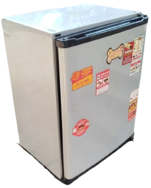 NOSTALJİK TEK KAPILI MİNİ MİNİBAR BUZDOLABI VİNTAGE DEKORATİF BÜRO TİPİ SOĞUTUCU GAZLI 220 VOLT