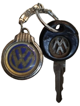 1960 ORİJİNAL VİNTAGE VOLKSWAGEN VW BEETLE TOSBA ANAHTARI VE ÖZEL LOGOLU KOLEKSİYONLUK ANAHTARLIK