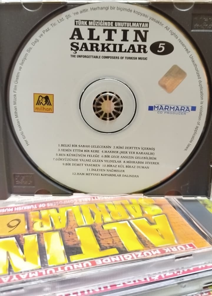 1990 TÜRK MÜZİĞİNDE UNUTULMAYAN ALTIN ŞARKILAR SERİSİ COMPACT 12 AD DISC (CD) MÜZİK ALBÜMÜ KOLEKSİYONU