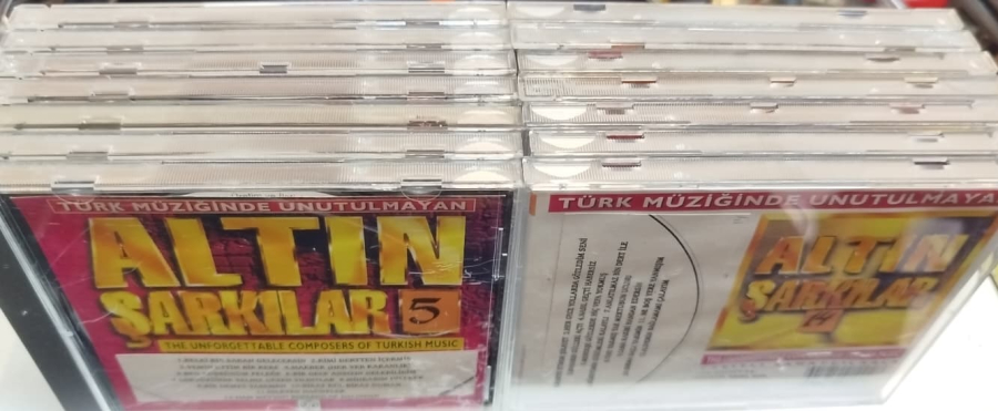 1990 TÜRK MÜZİĞİNDE UNUTULMAYAN ALTIN ŞARKILAR SERİSİ COMPACT 12 AD DISC (CD) MÜZİK ALBÜMÜ KOLEKSİYONU