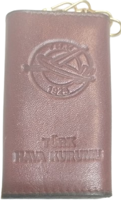 TÜRK HAVA KURUMU AMBLEMLİ HAKİKİ DERİDEN ÜRETİLMİŞ TARİHİ VE KOLEKSİYONLUK VİNTAGE ANAHTARLIK CÜZDANI.