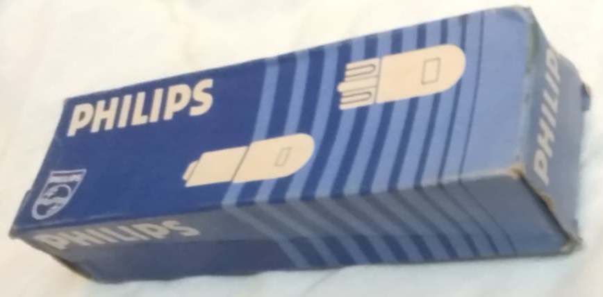 1970  NOS ALMAN ÜRETİMİ VİNTAGE PHILIPS 12V 4W BA9S MİNİATÜR AMPUL SETİ. KUTUSUNDA 10 ADET