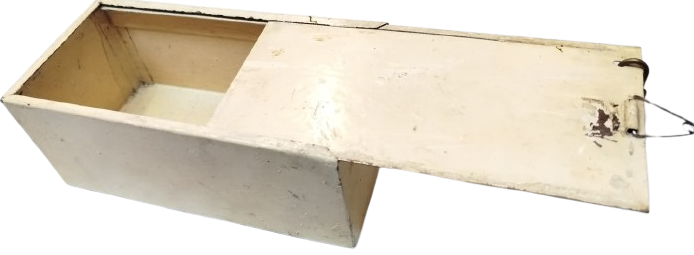 1960 SAC SÜRGÜLÜ KAPAKLI VE KİLİTLİ ÖZEL KOLEKSİYONLUK DEKORATİF METAL SAKLAMA KUTUSU.
