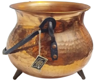 BATI ALMAN ÜRETİMİ EL DÖVME BAKIR VE DEMİR AYAKLI ETİKETLİ ORİJİNAL RUSTİK MİNİ KAZAN.