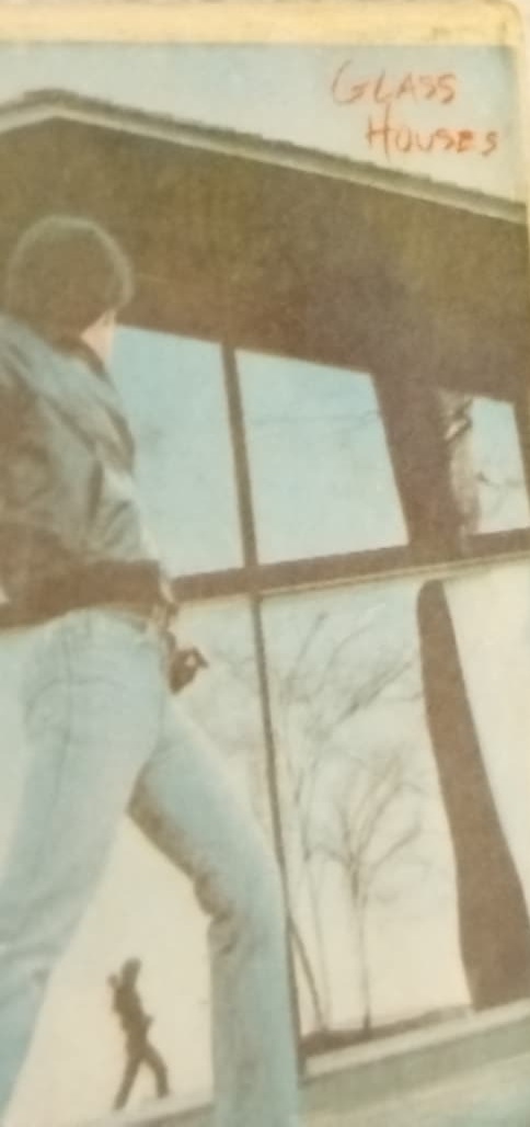 1980 BİLL Y JOEL GLASS HOUSES DÖNEMİ KOLEKSİYONLUK ROZET KARE FORMDA ORİJİNAL DÖNEMİNDE KULLANILMIŞ ÖN TARAFI BOMBELİ TENEKE ROZET