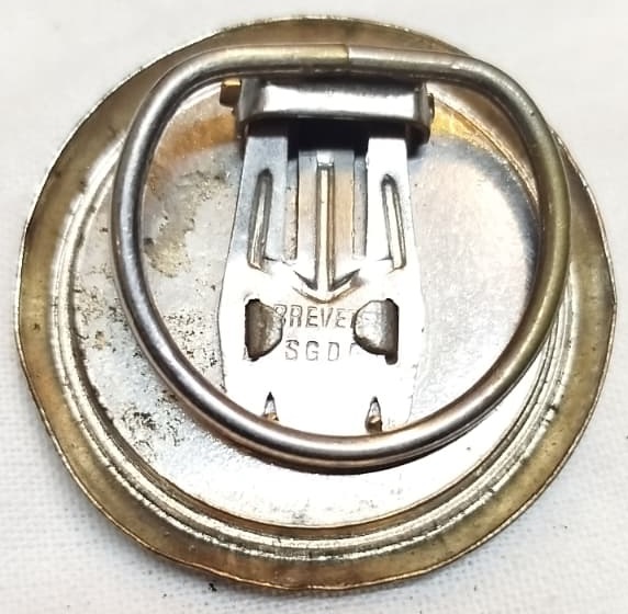 1910 FRANSIZ PATENTLİ BREVETES SGDG İŞLEMELİ METAL KLİPSLİ VINTAGE YUVARLAK FORMDA  ANTİKA BROŞ