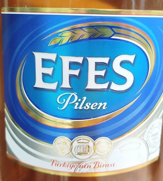 BU NADİDE OZEL URETİM  EFES PİLSEN BİRA DEV BOY KAPAKLI CAM ŞİŞE KOLEKSİYONUNUZA DEĞER KATAR.
