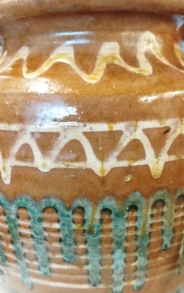 OSMANLI DÖNEMİ TERRACOTTA PİŞMİŞ UZERİ AKITMA SIR TOPRAK İKİ KULPLU GELENEKSEL KÜP TAMAMI EL İSCİLİKLİ