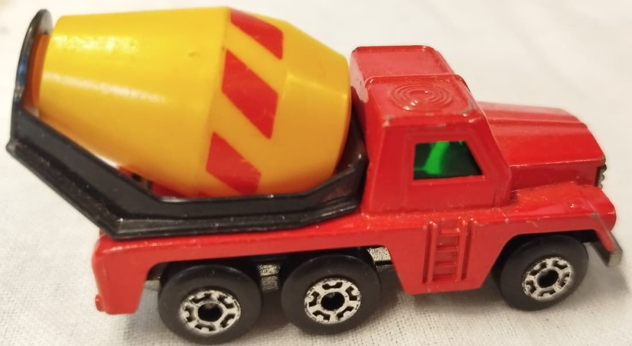 1970 YAPIMI VİNTAGE LESNEY MATCHBOX KIRMIZI BETON MİKSERİ KAMYONU NADİR KOLEKSİYONLUK OYUNCAK