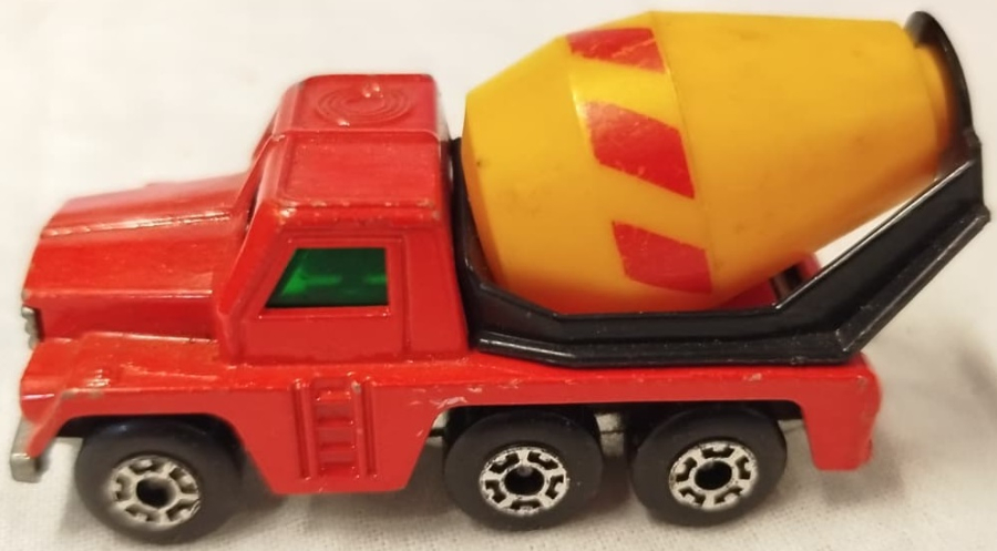 1970 YAPIMI VİNTAGE LESNEY MATCHBOX KIRMIZI BETON MİKSERİ KAMYONU NADİR KOLEKSİYONLUK OYUNCAK
