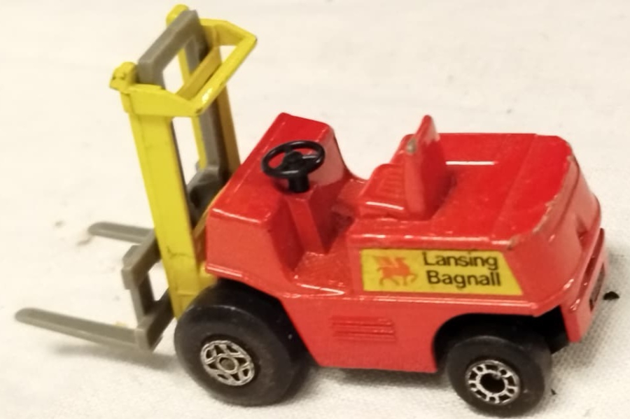 1972 MATCHBOX FORKLİFT MODELİ KOLEKSİYONUNUZA NOSTALJİK BİR DEĞER KATACAK ÖZEL BİR PARÇADIR