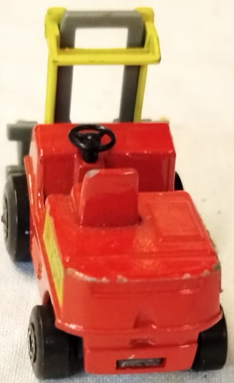 1972 MATCHBOX FORKLİFT MODELİ KOLEKSİYONUNUZA NOSTALJİK BİR DEĞER KATACAK ÖZEL BİR PARÇADIR