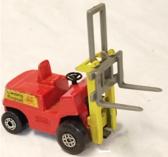 1972 MATCHBOX FORKLİFT MODELİ KOLEKSİYONUNUZA NOSTALJİK BİR DEĞER KATACAK ÖZEL BİR PARÇADIR