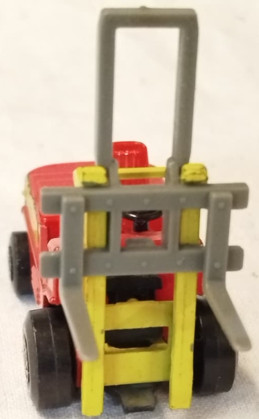 1972 MATCHBOX FORKLİFT MODELİ KOLEKSİYONUNUZA NOSTALJİK BİR DEĞER KATACAK ÖZEL BİR PARÇADIR