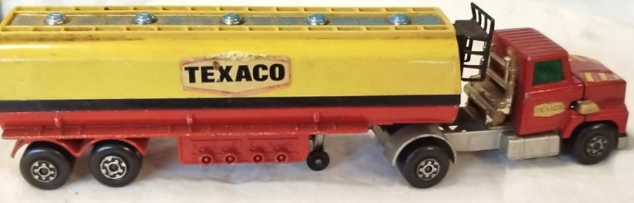 1973 İNGİLTERE ÜRETİMİ MATCHBOX SUPER KINGS TEXACO TANKER MODELİ NADİR KOLEKSİYON PARÇASIDIR