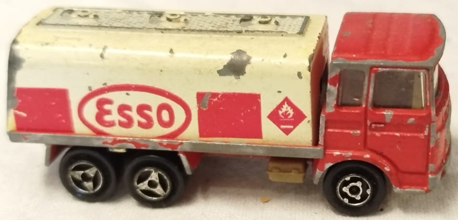 MAJORETTE FRANCE ÜRETİMİ SAVIEM ESSO AKARYAKIT TANKERI MODELİ, 1970'Lİ YILLARDA (YAKLAŞIK 1970-1975 DÖNEMİNDE) FRANSA'DA İMAL EDİLMİŞTİR