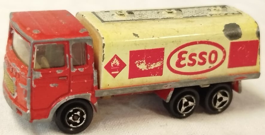 MAJORETTE FRANCE ÜRETİMİ SAVIEM ESSO AKARYAKIT TANKERI MODELİ, 1970'Lİ YILLARDA (YAKLAŞIK 1970-1975 DÖNEMİNDE) FRANSA'DA İMAL EDİLMİŞTİR